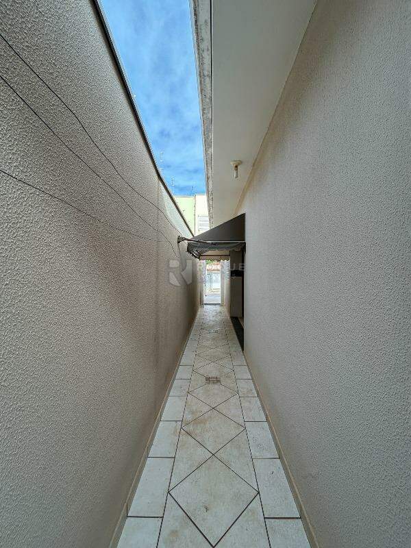 Casa Residencial para aluguel no bairro Jardim São Paulo: Corredor 