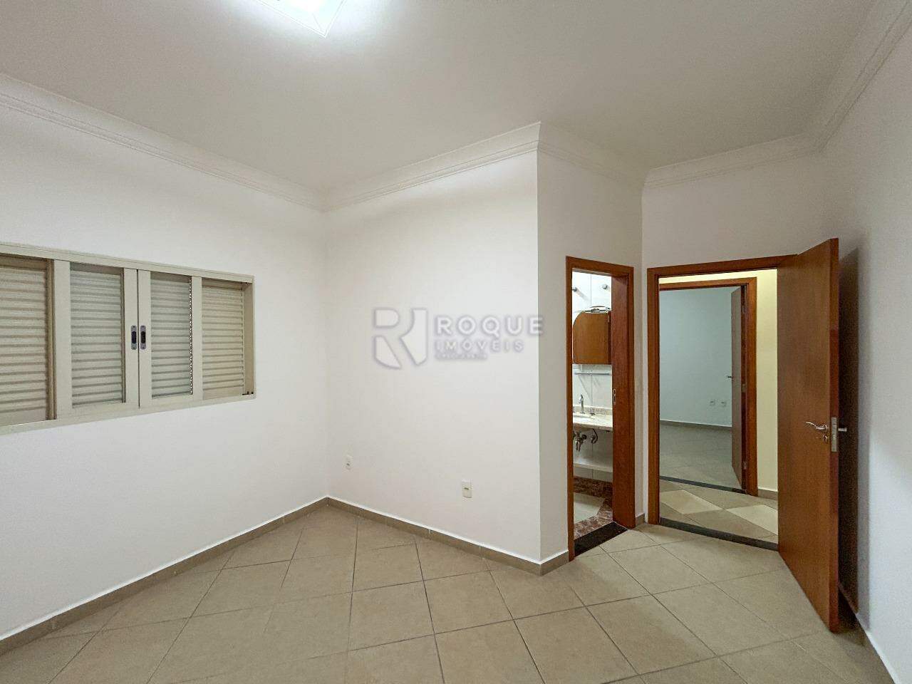 Casa Residencial para aluguel no bairro Jardim São Paulo: Dormitório 3 suíte 