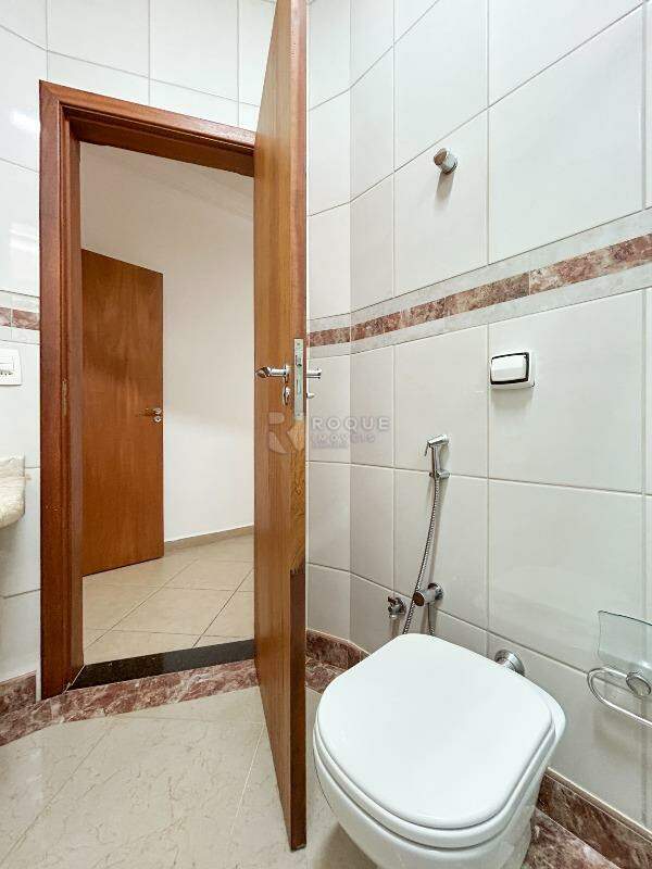 Casa Residencial para aluguel no bairro Jardim São Paulo: WC suíte 