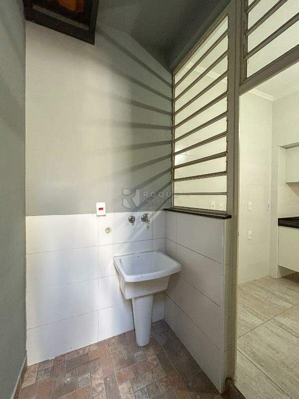 Casa Residencial para aluguel no bairro Centro: Área de serviço 