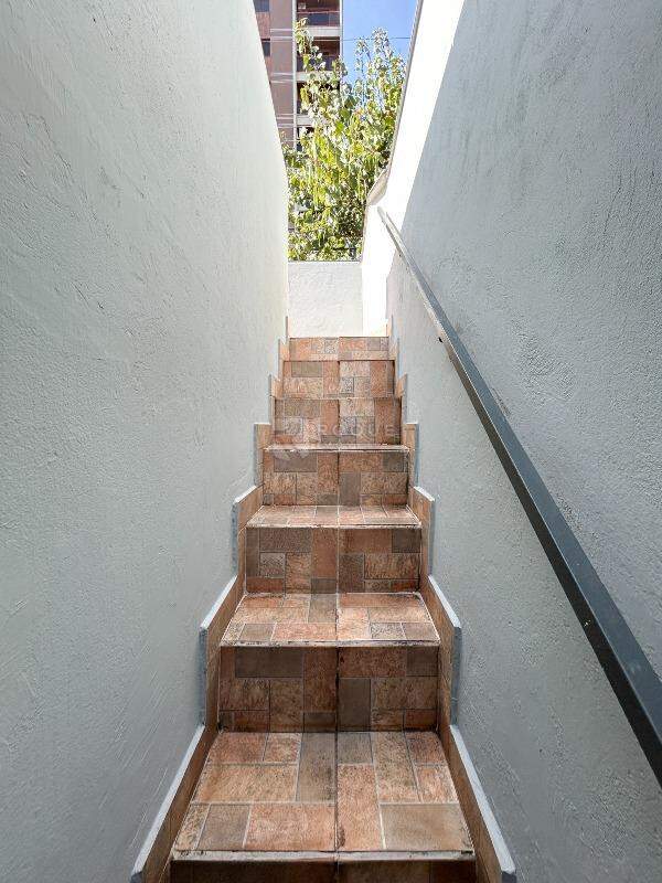 Casa Residencial para aluguel no bairro Centro: Acesso mezanino 