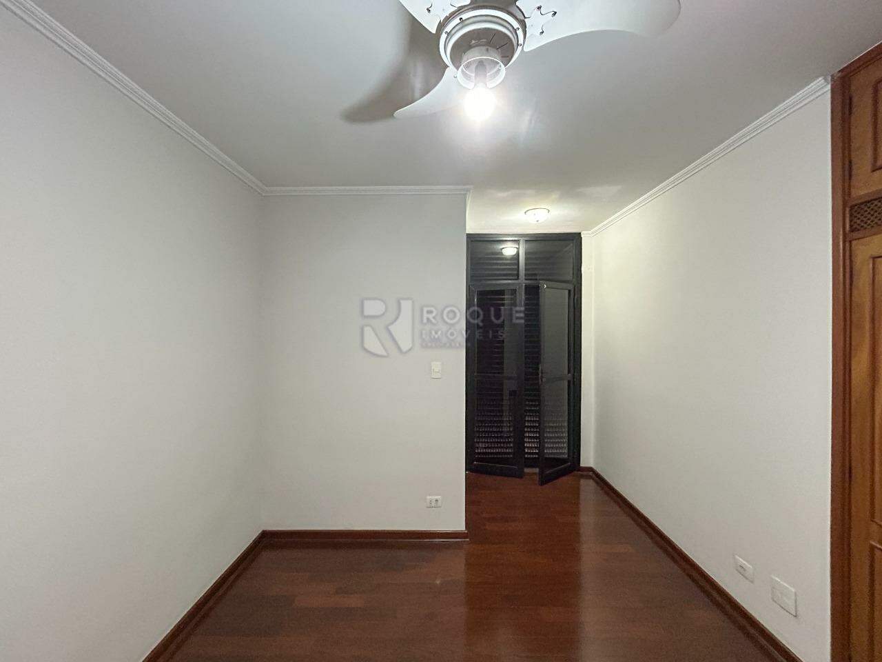 Apartamento para aluguel no bairro Centro: Dormitório 4 suíte