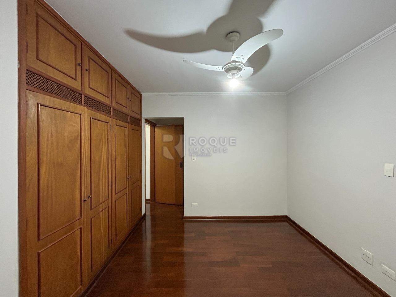 Apartamento para aluguel no bairro Centro: Dormitório 4 suíte