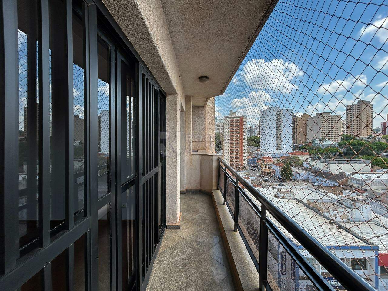 Apartamento para aluguel no bairro Centro: 