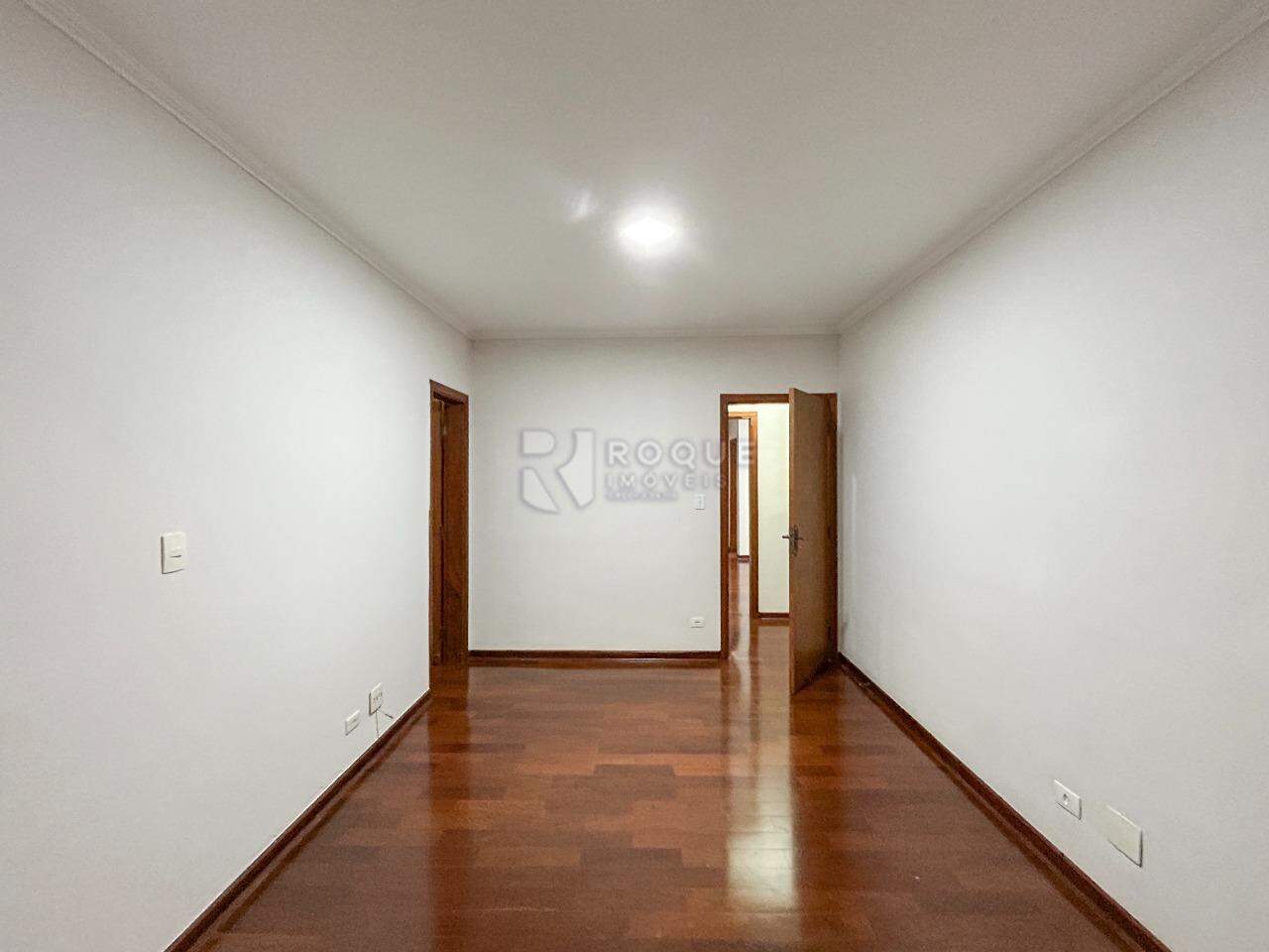 Apartamento para aluguel no bairro Centro: Dormitório 3 suíte 