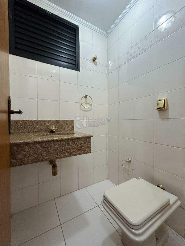 Apartamento para aluguel no bairro Centro: Lavabo 