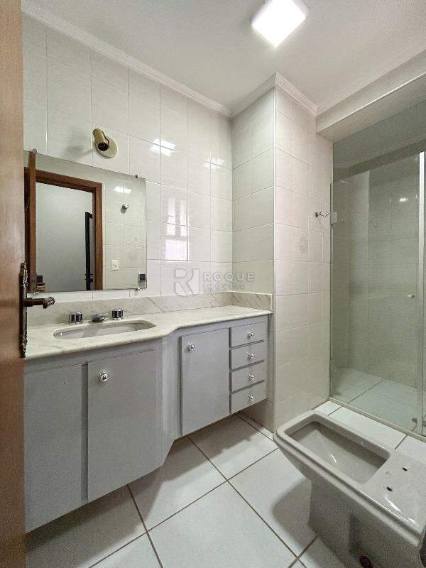 Apartamento para aluguel no bairro Centro: WC suíte 