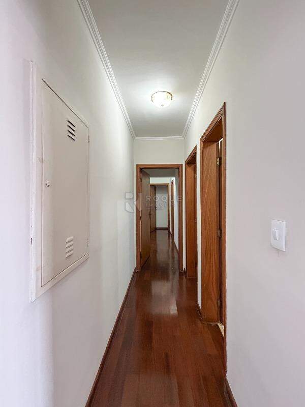 Apartamento para aluguel no bairro Centro: Hall 