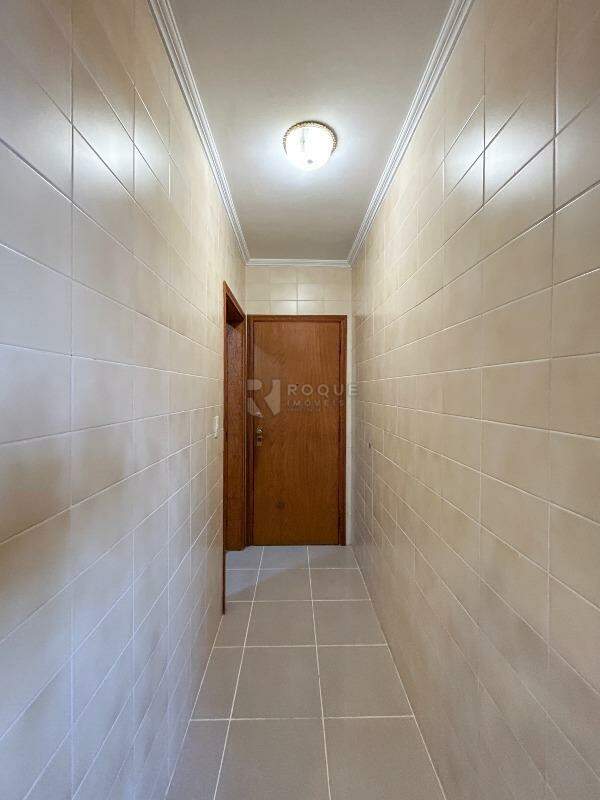 Apartamento para aluguel no bairro Centro: Hall 