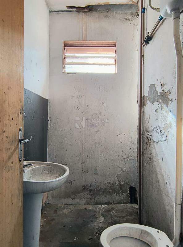 Barracão/Galpão para aluguel no bairro Vila Claudia: Wc social 