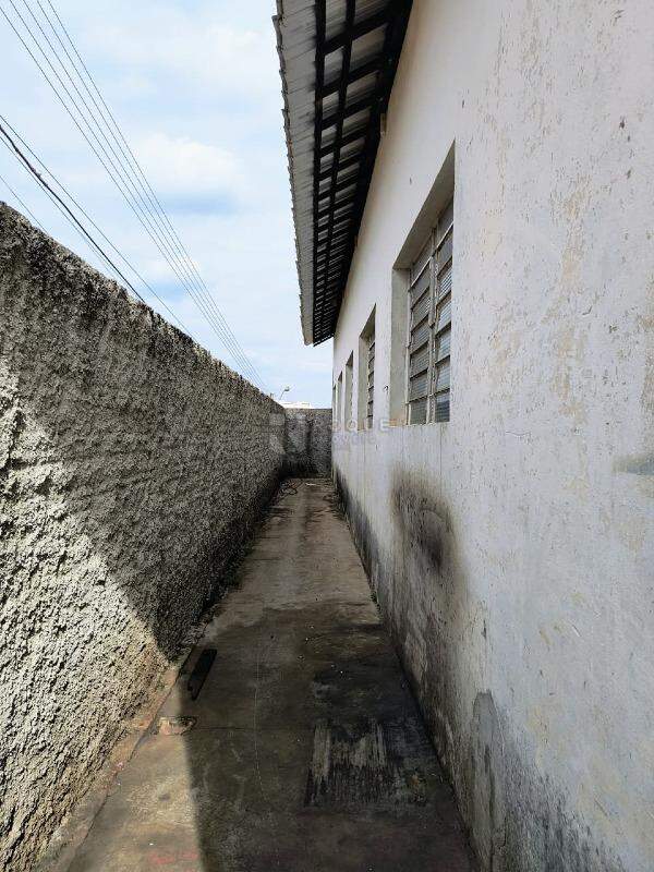 Barracão/Galpão para aluguel no bairro Vila Claudia: Corredor 