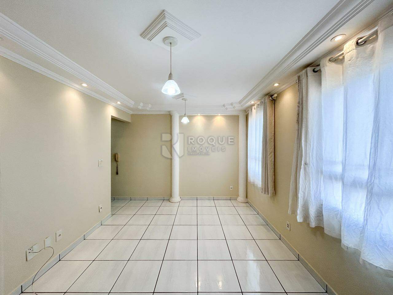 Apartamento para aluguel no bairro Itaipu: Sala