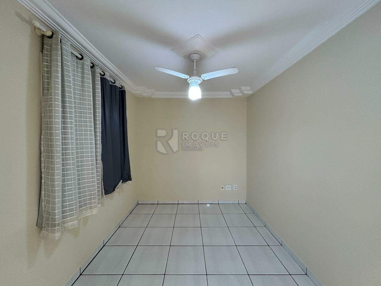 Apartamento para aluguel no bairro Itaipu: Sala de TV 