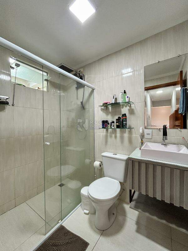 Apartamento para aluguel no bairro Chácaras Antonieta: WC social 
