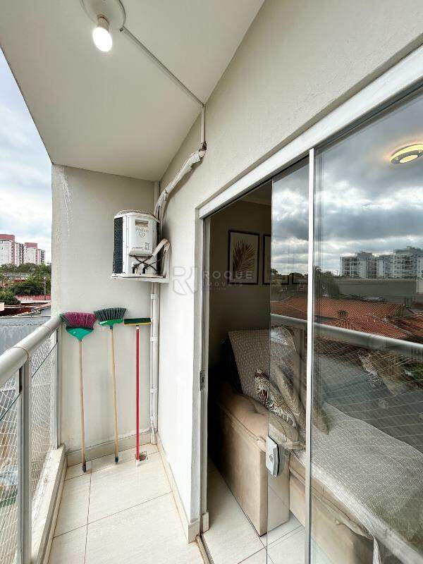Apartamento para aluguel no bairro Chácaras Antonieta: Sacada