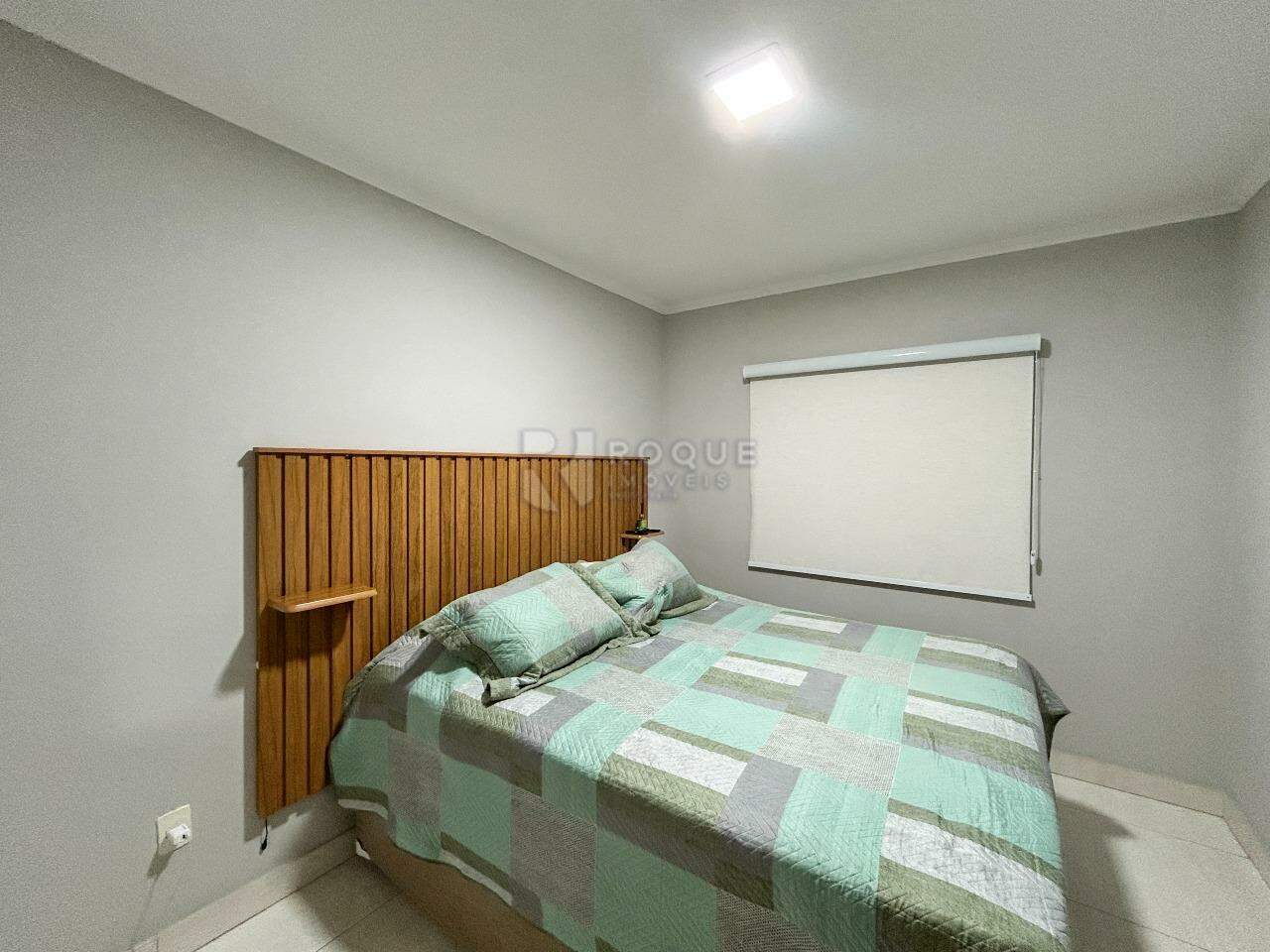 Apartamento para aluguel no bairro Chácaras Antonieta: Dormitório 1