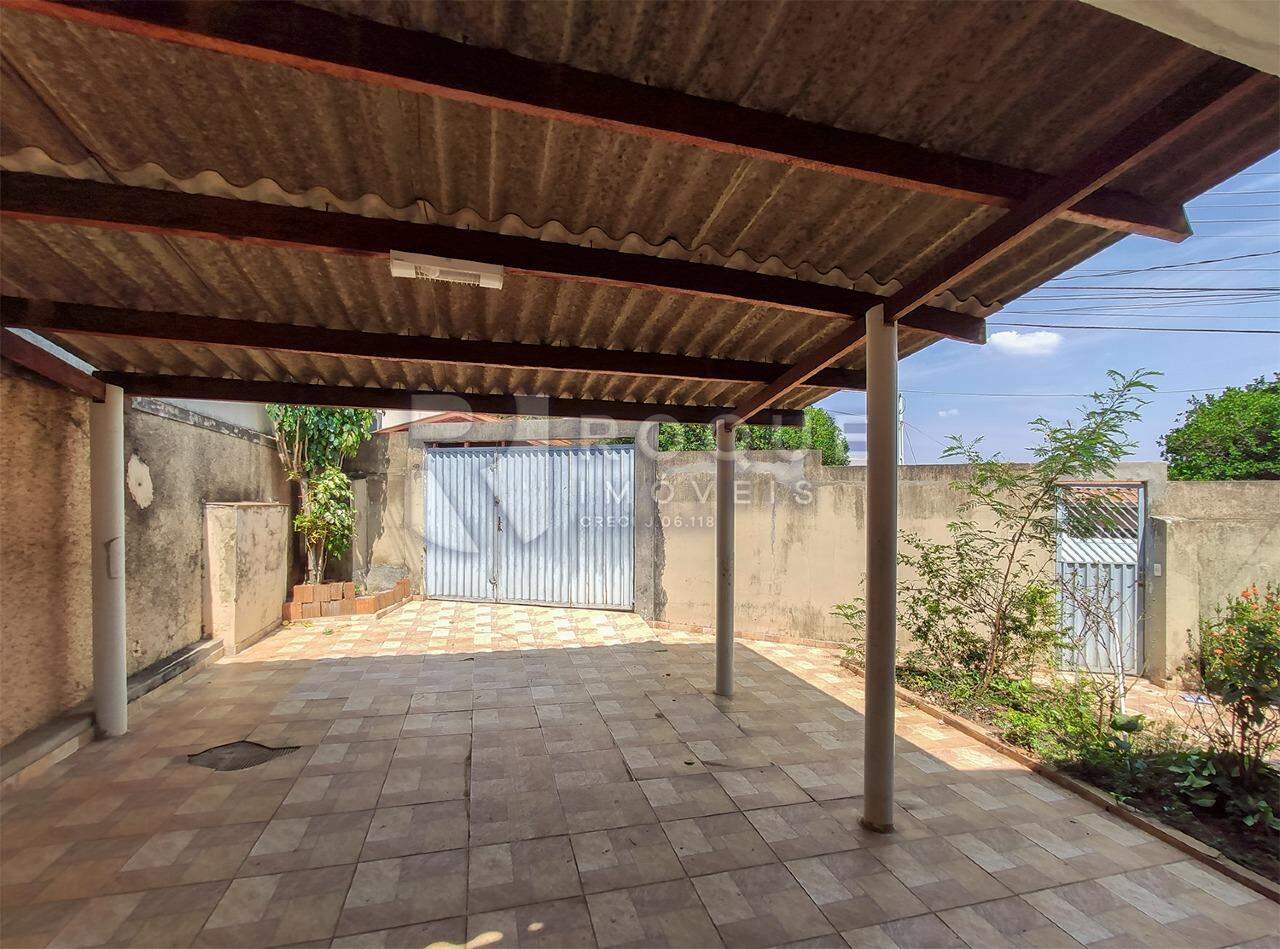 Casa Residencial para aluguel no bairro Vila Camargo: Garagem / frente 