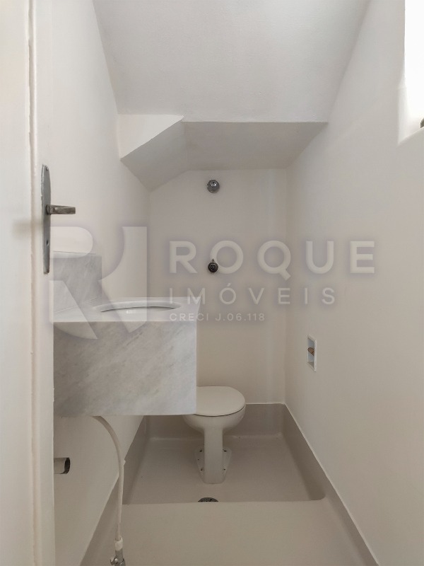 Casa Comercial para aluguel no bairro Centro: Lavabo 