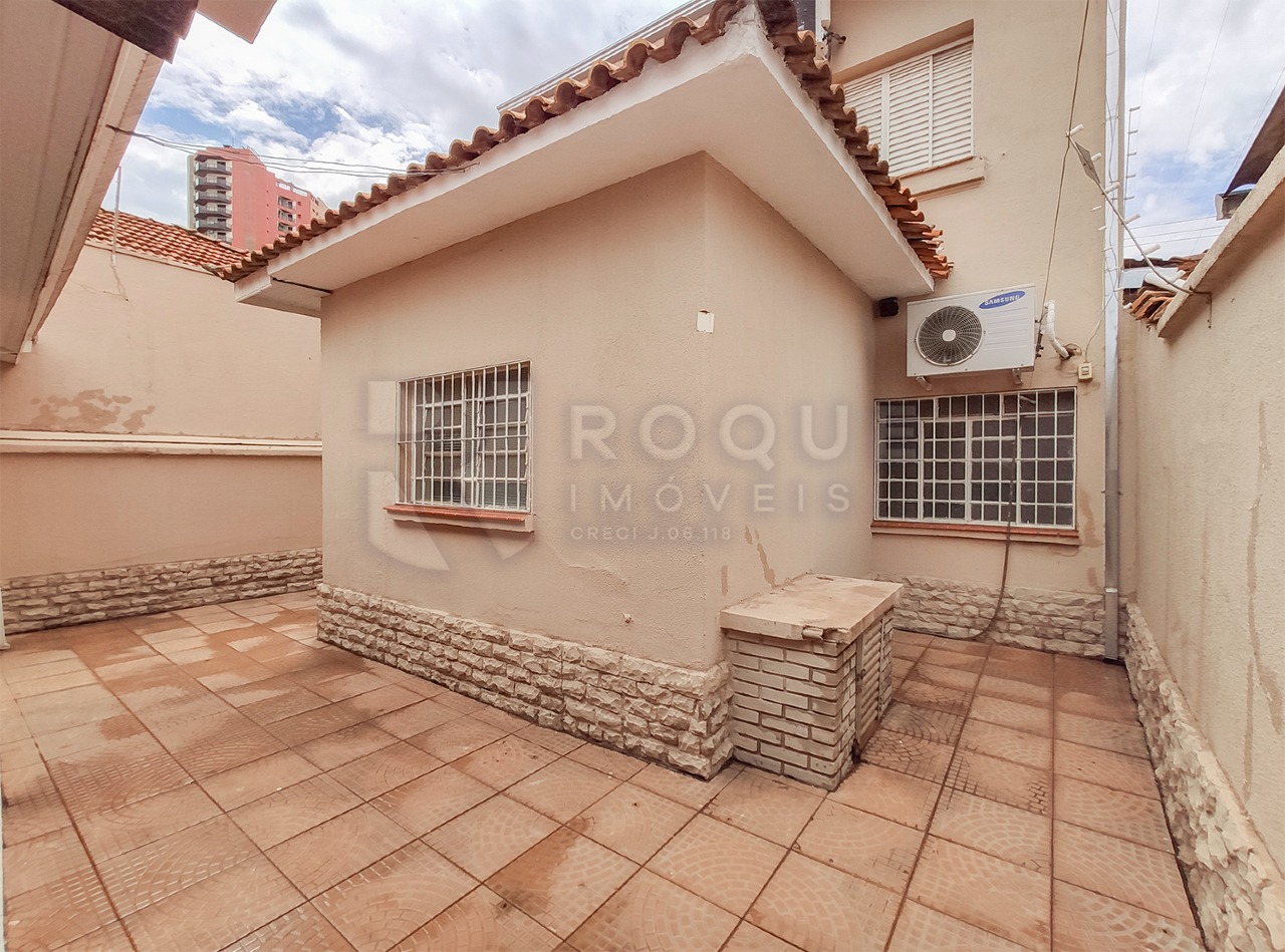 Casa Comercial para aluguel no bairro Centro: Fundo 