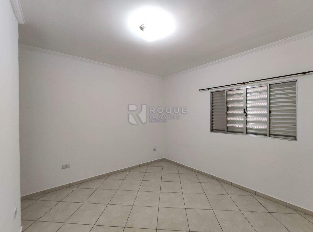 Casa Residencial para aluguel no bairro Jardim Manacá: Dormitório 1 segundo andar 