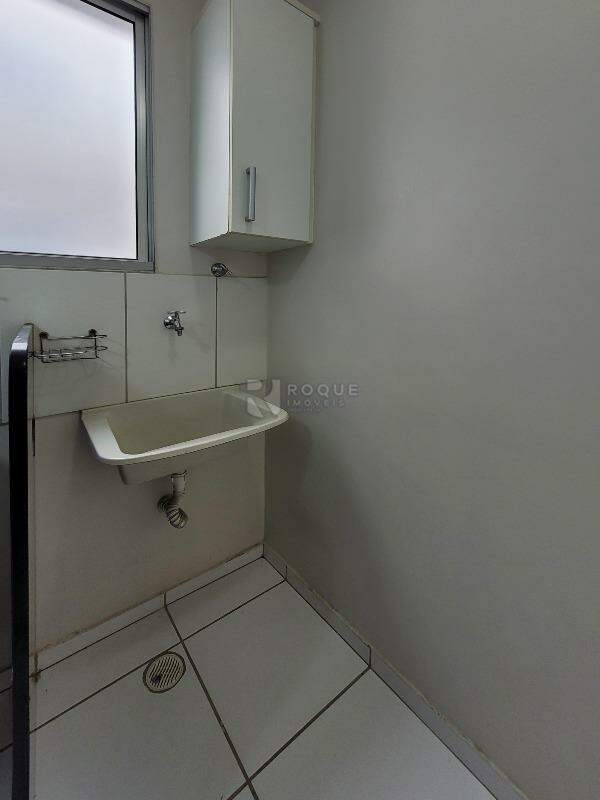 Apartamento para aluguel no bairro Vila Queiroz: Área de serviço