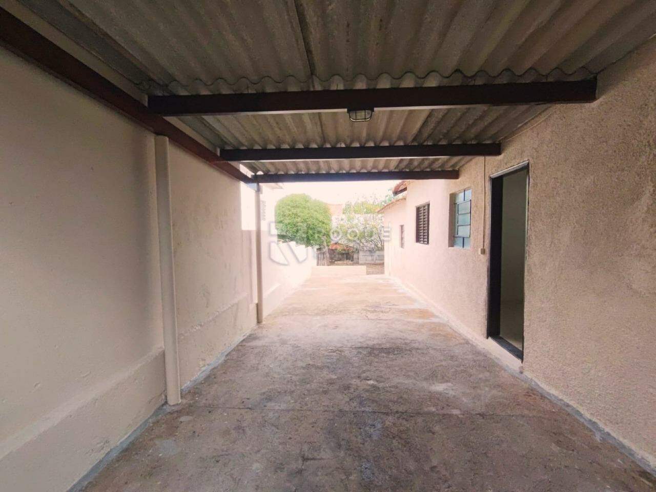 Casa Residencial para aluguel no bairro Vila Queiroz: Garagem