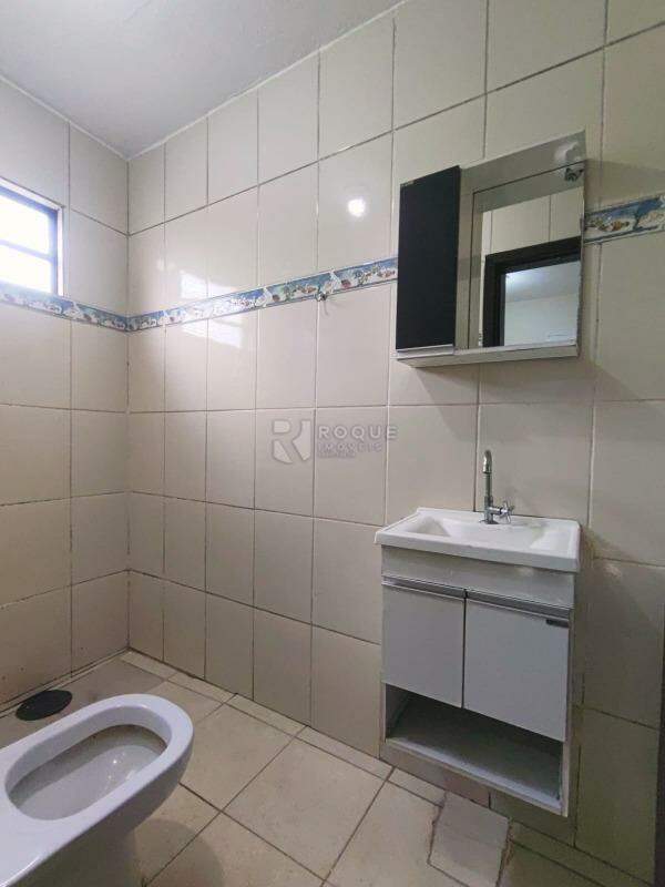 Casa Residencial para aluguel no bairro Vila Queiroz: WC 