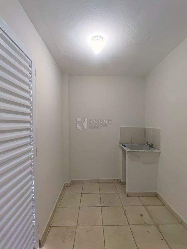 Casa Residencial para aluguel no bairro Vila Queiroz: Lavanderia