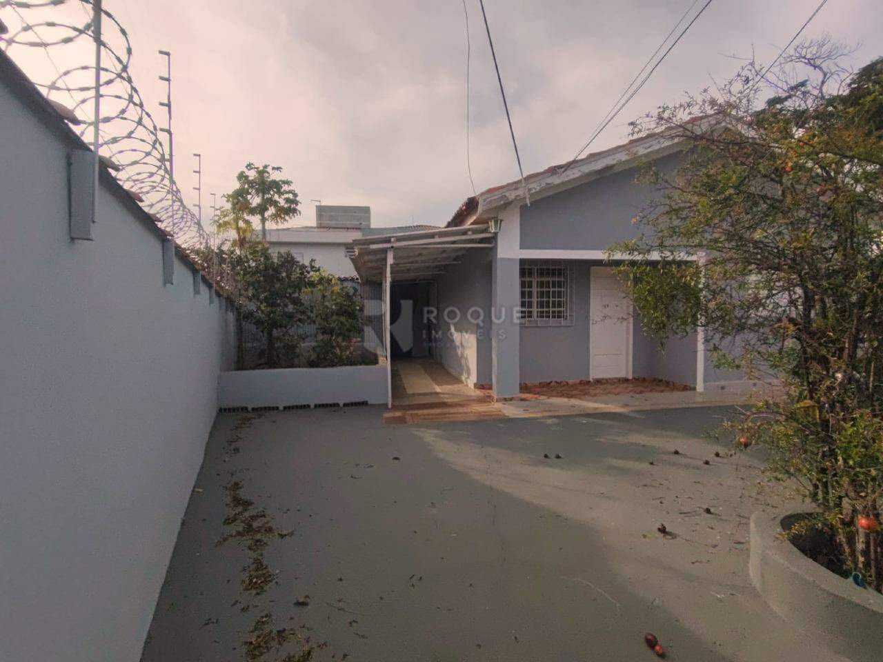 Casa Residencial para aluguel no bairro Vila São Luiz: Quintal