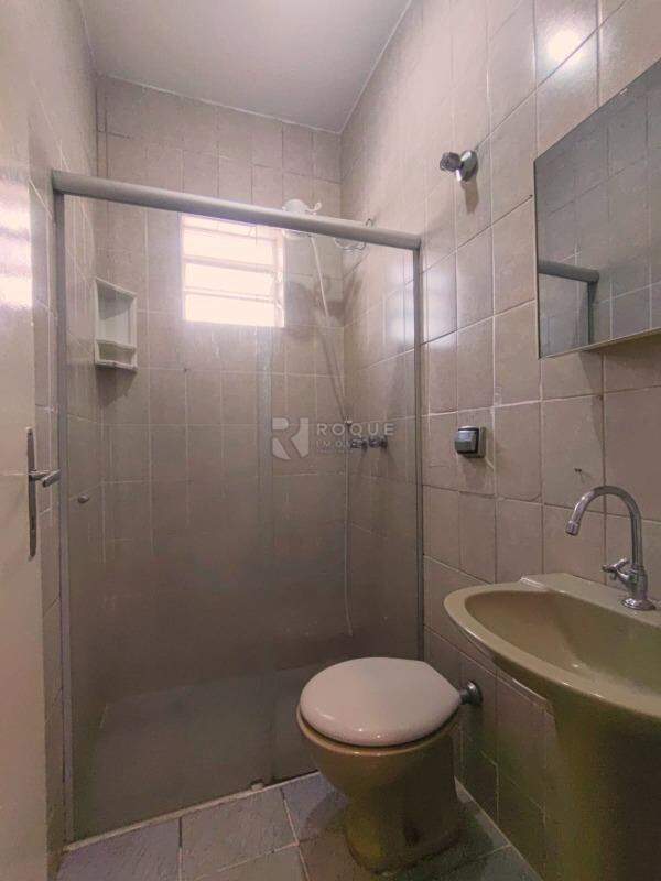 Casa Residencial para aluguel no bairro Vila São Luiz: WC
