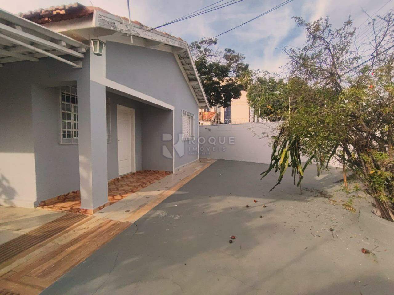 Casa Residencial para aluguel no bairro Vila São Luiz: Quintal