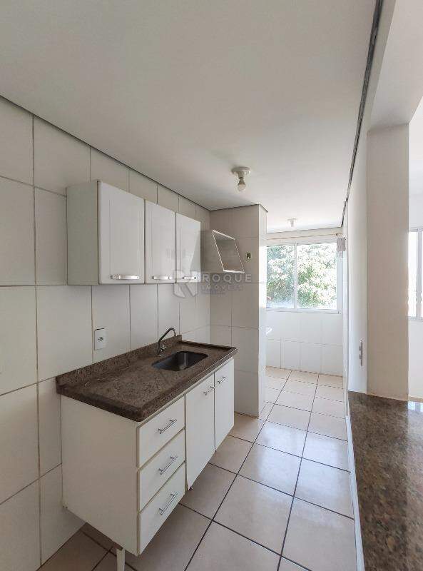 Apartamento para aluguel no bairro Chácaras Antonieta: Cozinha