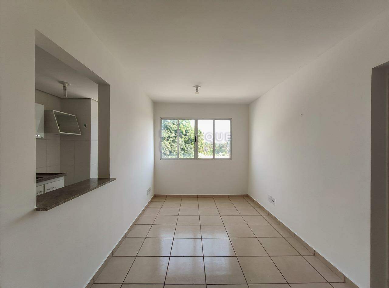 Apartamento para aluguel no bairro Chácaras Antonieta: Sala 