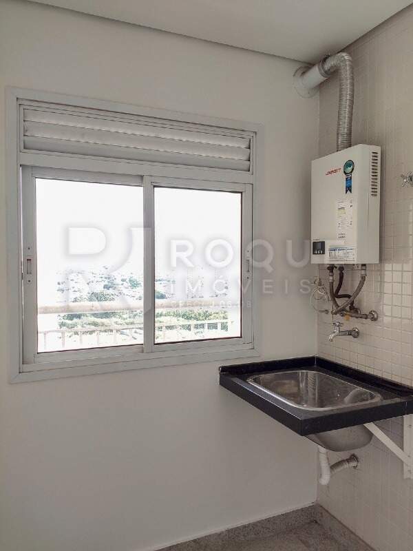 Apartamento para aluguel no bairro Desmembramento Oscar Antonio Breda: Área de serviço