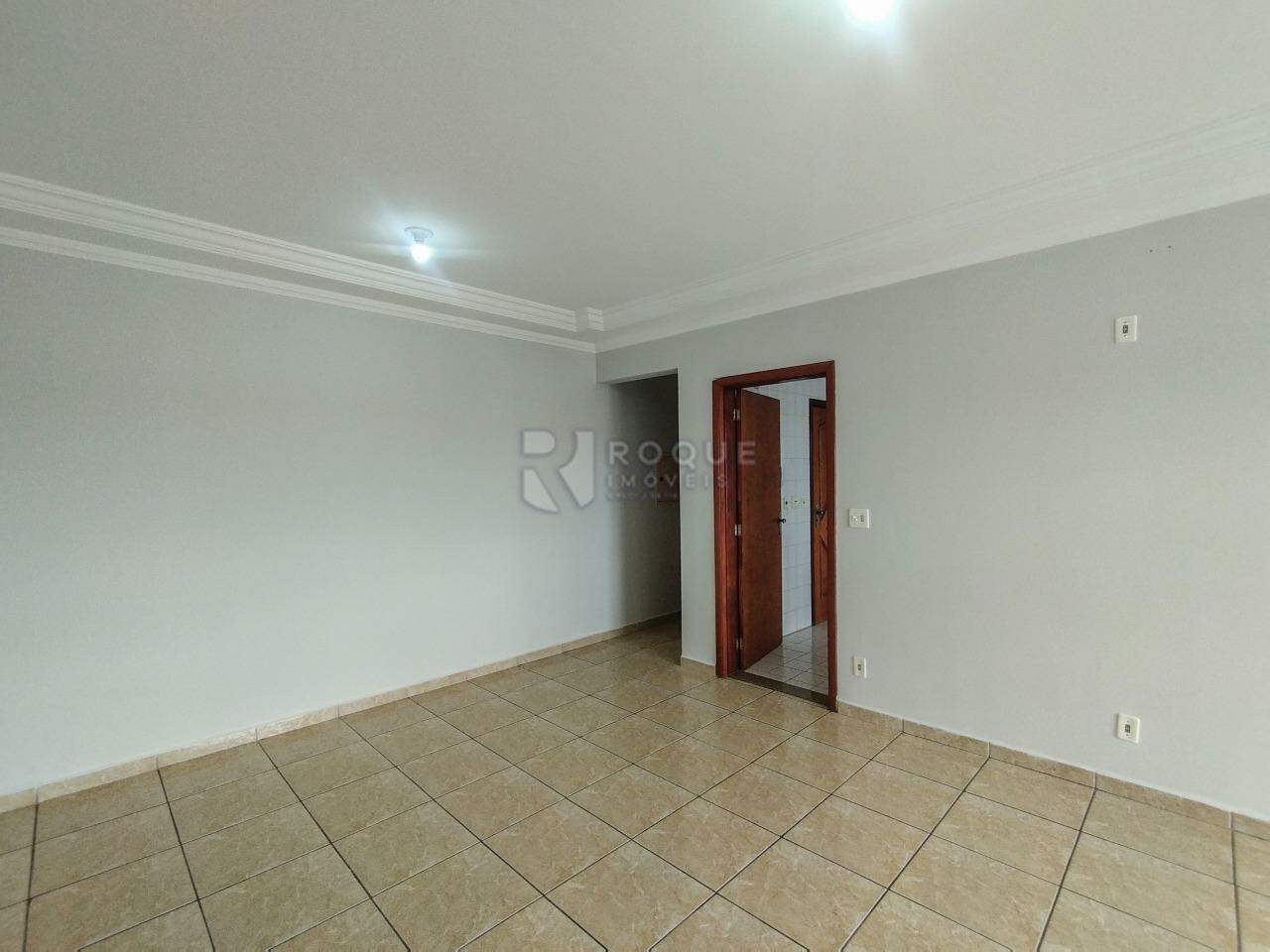 Apartamento para aluguel no bairro Vila Camargo: Sala 