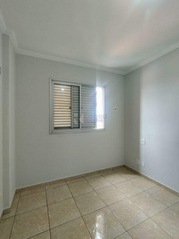 Apartamento para aluguel no bairro Vila Camargo: Dormitório 3