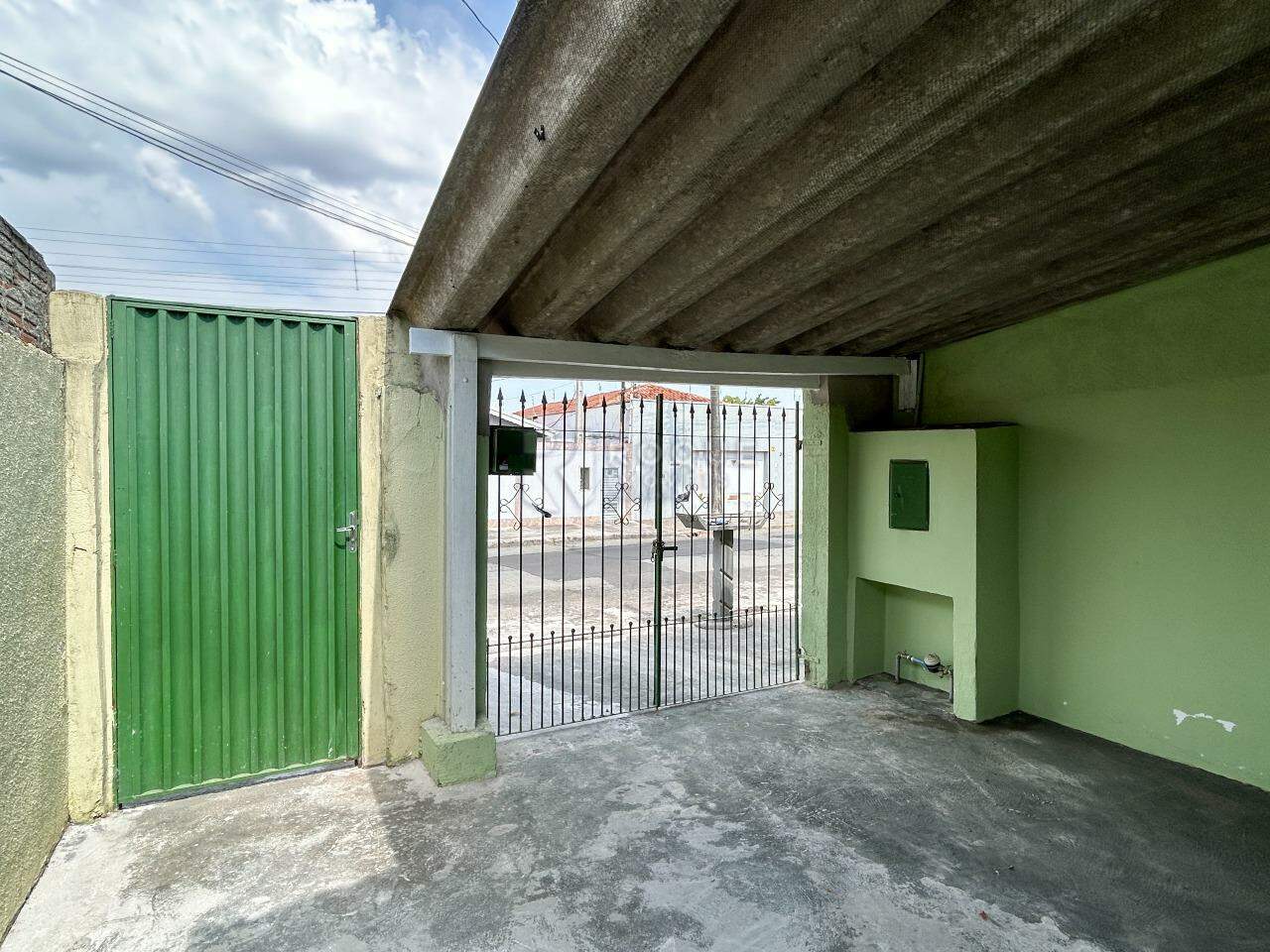 Casa Residencial para aluguel no bairro Vila Teixeira Marques: Frente 