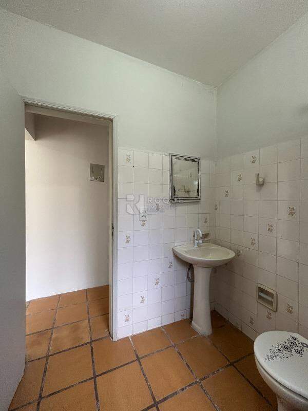 Casa Residencial para aluguel no bairro Vila Teixeira Marques: WC social 