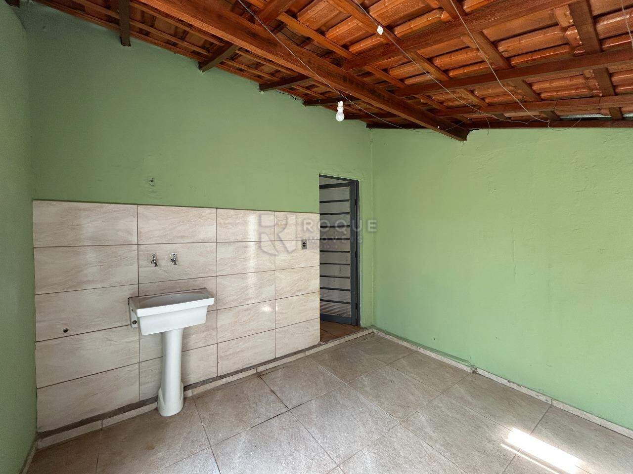 Casa Residencial para aluguel no bairro Vila Teixeira Marques: Área de serviço 