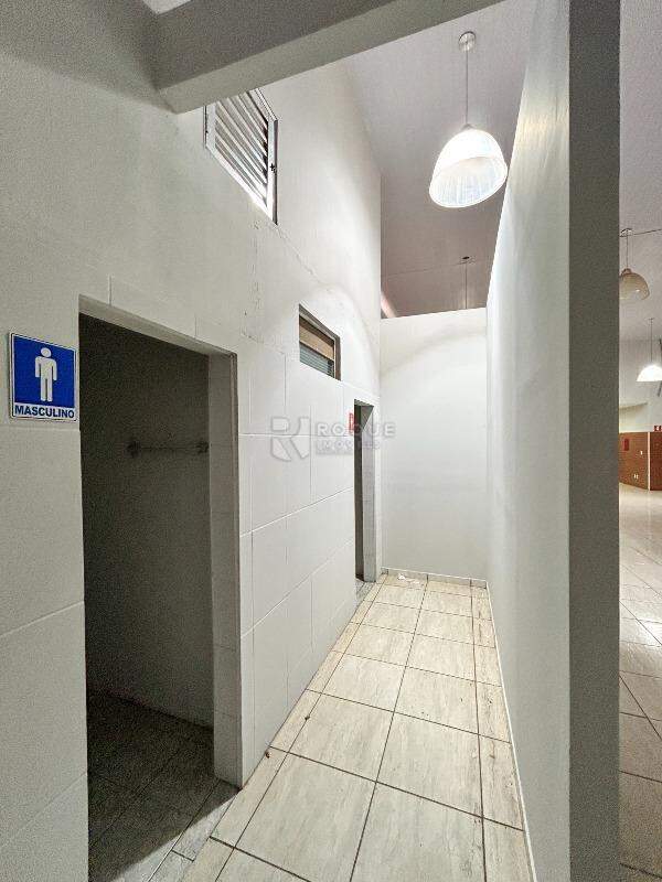 Barracão/Galpão para aluguel no bairro Jardim Esmeralda: Hall 