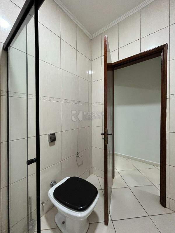 Casa Residencial para aluguel no bairro Jardim Nova Europa: WC social
