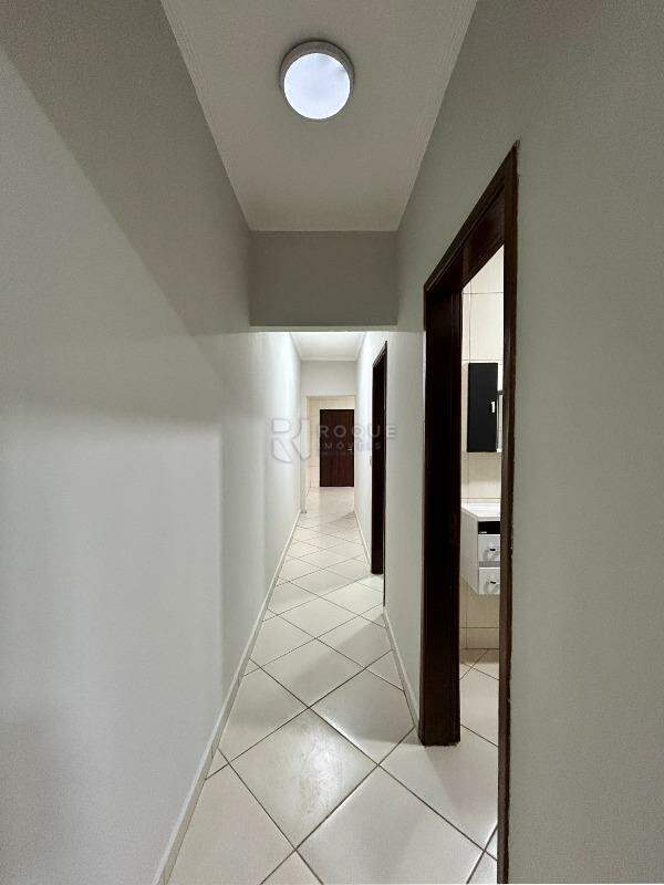 Casa Residencial para aluguel no bairro Jardim Nova Europa: Hall 