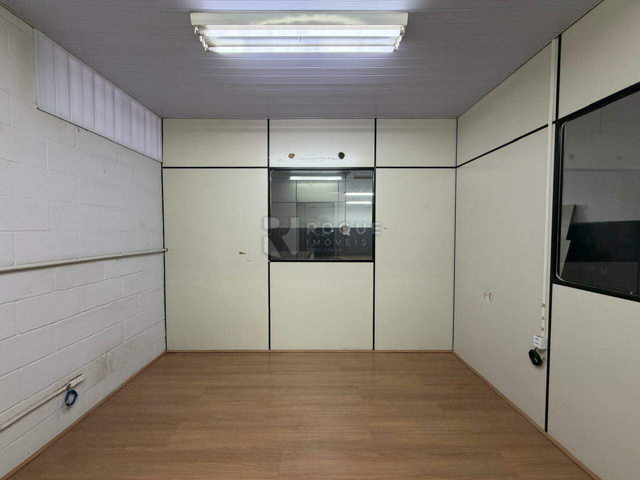 Barracão/Galpão para aluguel no bairro Jardim Maria Buchi Modeneis: Sala 01