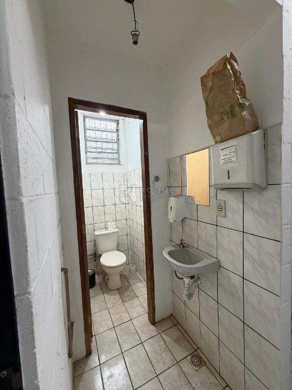 Barracão/Galpão para aluguel no bairro Jardim Maria Buchi Modeneis: Lavabo 02