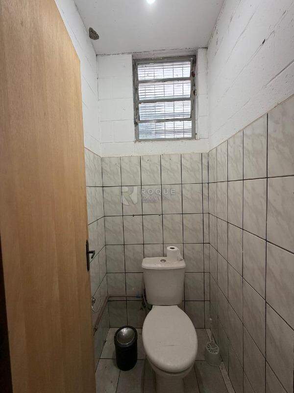 Barracão/Galpão para aluguel no bairro Jardim Maria Buchi Modeneis: Wc 02