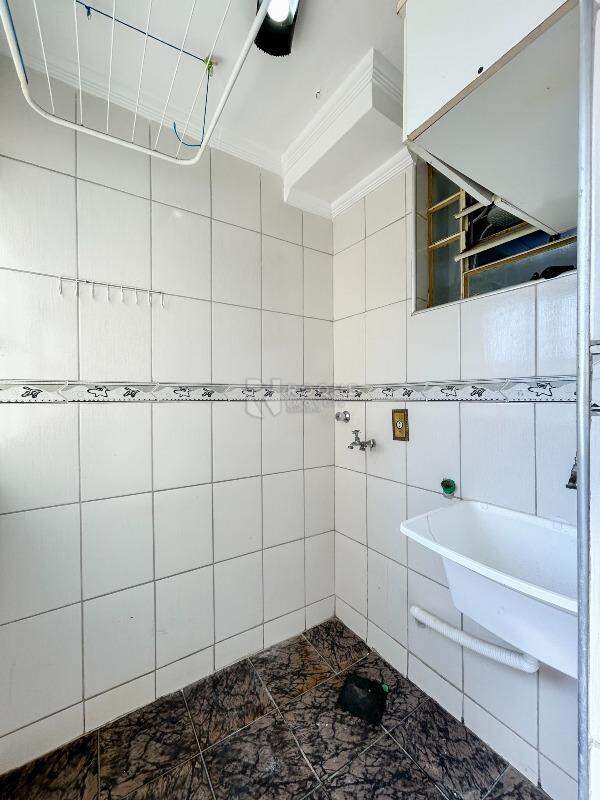 Apartamento para aluguel no bairro Jardim Olga Veroni: Área de serviço