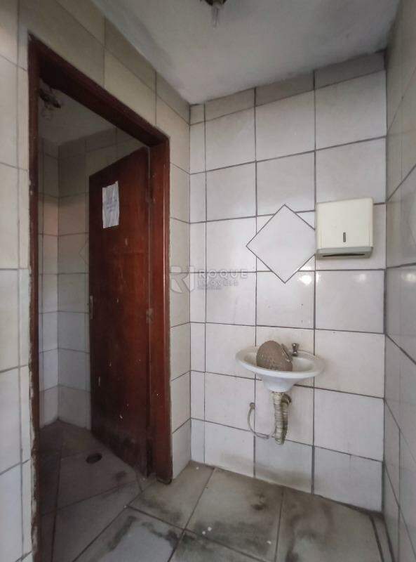 Barracão/Galpão para aluguel no bairro Jardim Residencial Granja Machado: Lavabo 