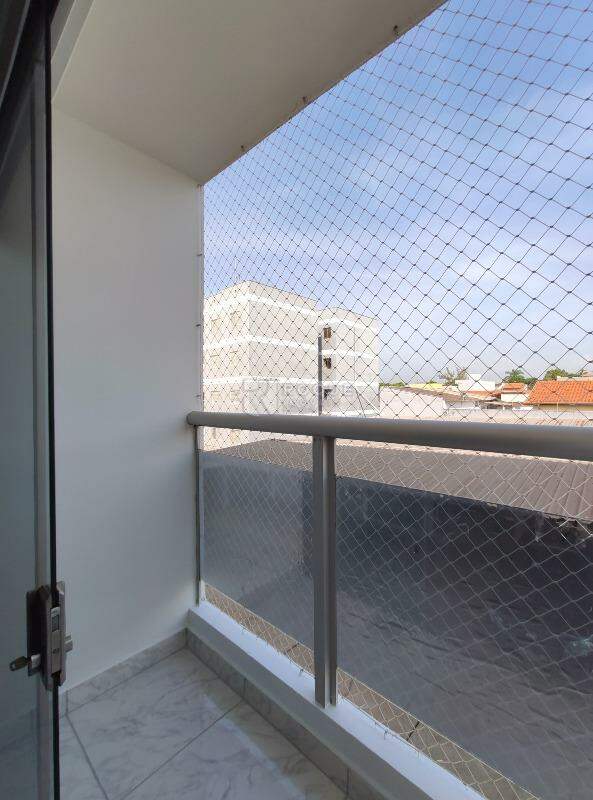 Apartamento para aluguel no bairro Chácaras Antonieta: Sacada
