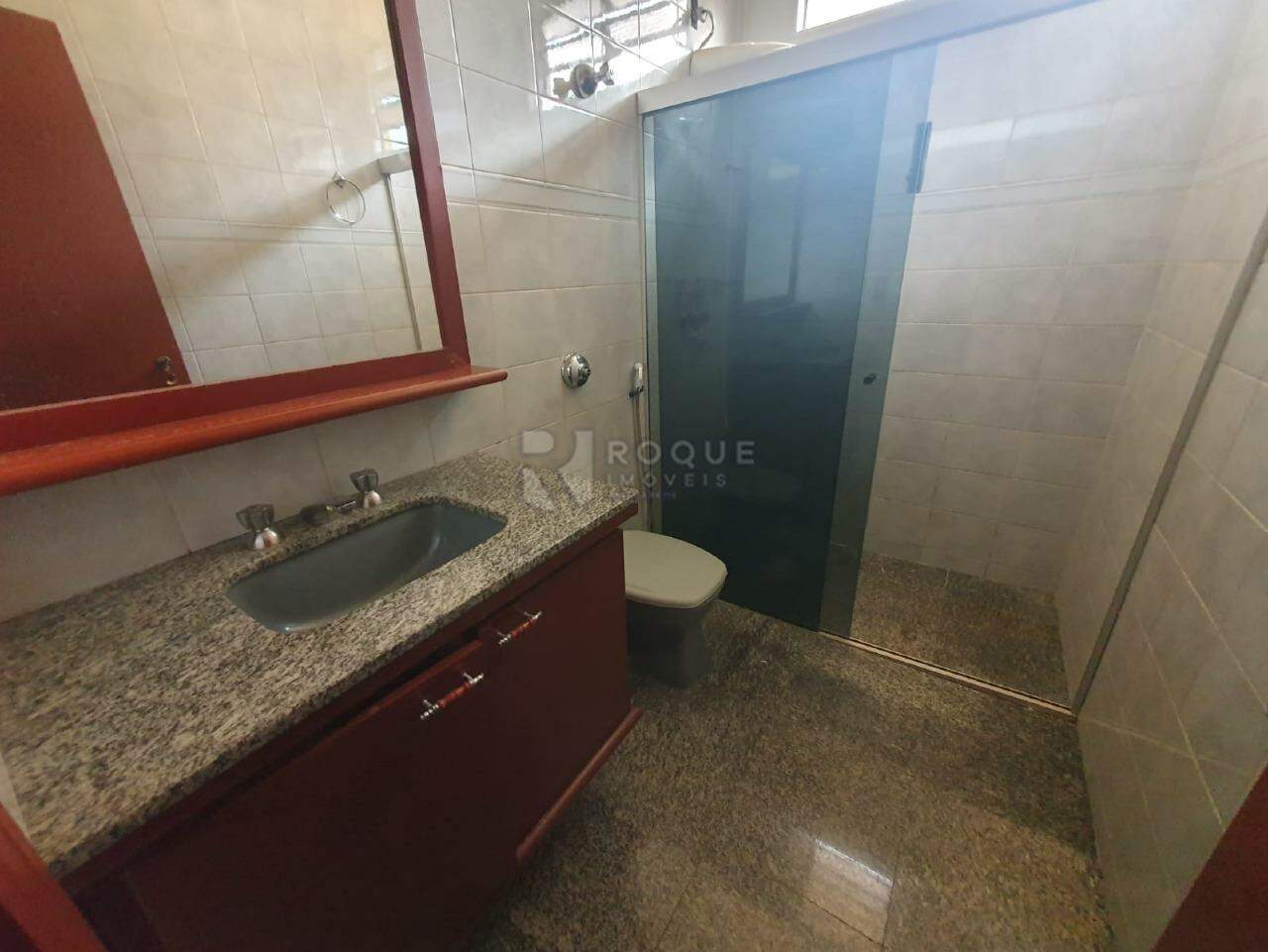 Casa Residencial para aluguel no bairro Parque Real: WC social 