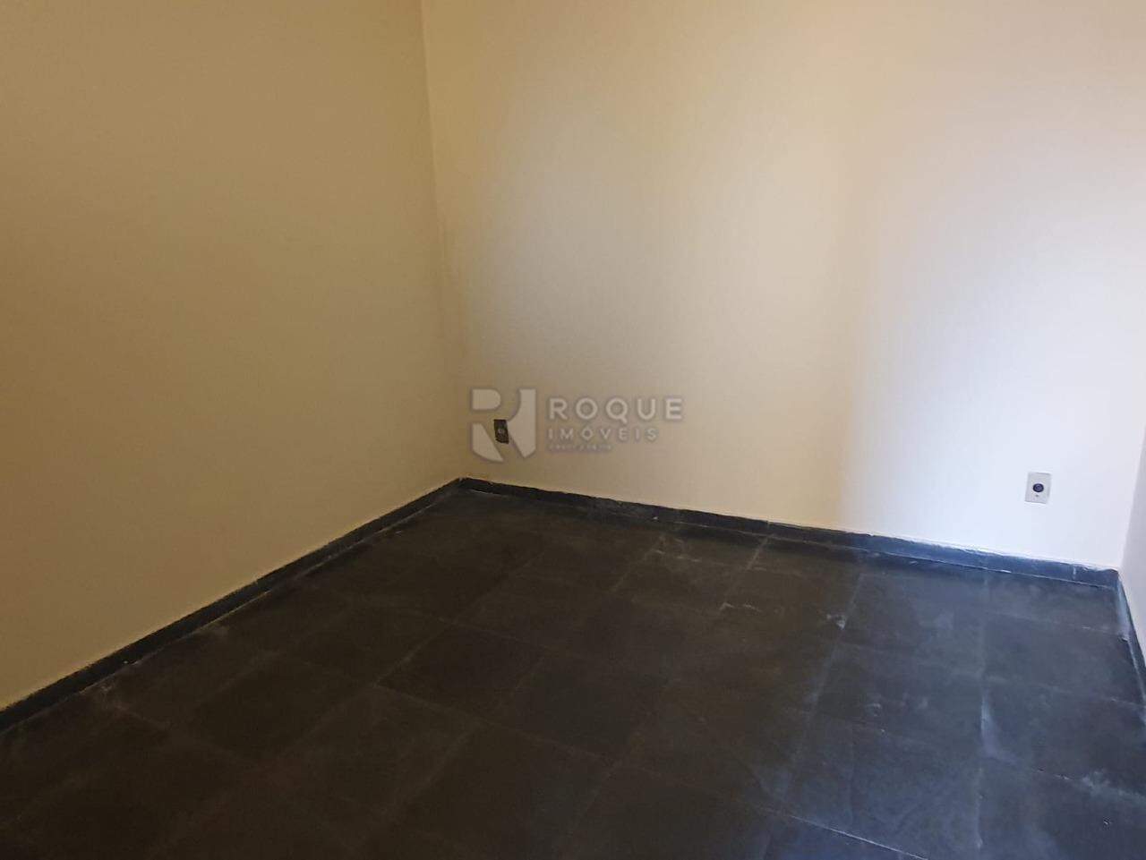 Casa Residencial para aluguel no bairro Parque Real: Dormitório fundo 
